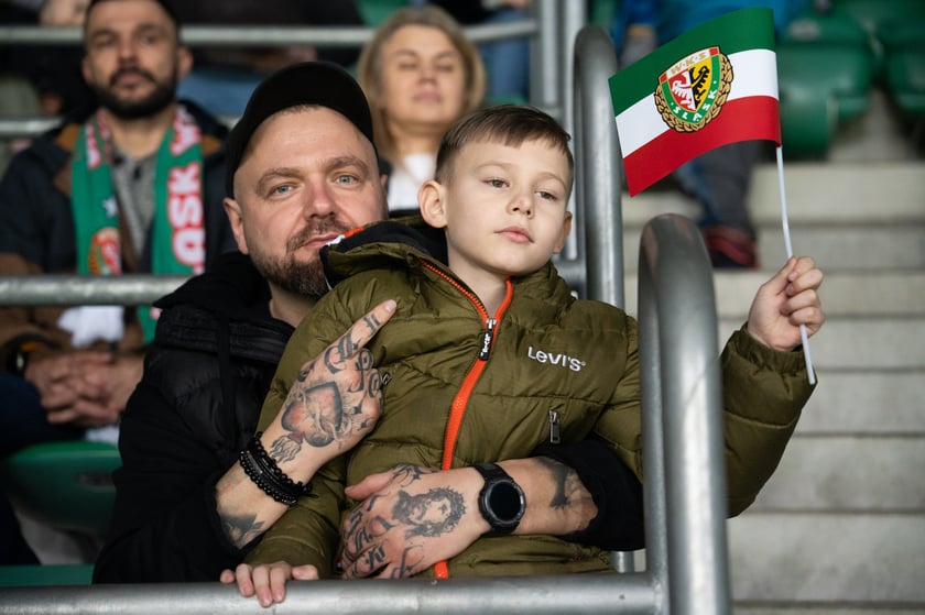 Kibice na meczu Śląska z Widzewem (2 marca 2024) na Tarczyński Arenie